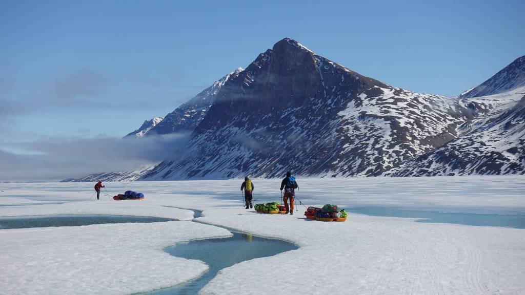 Nok en dag p&aring; Tyrolerfjorden &ndash; under de store qaqqat. Foto: Vegard Ulvang 