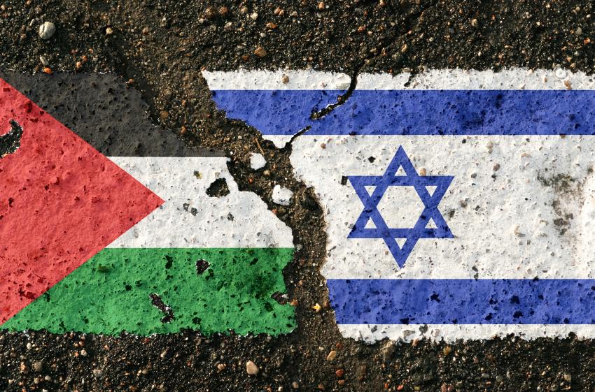 Israel-Palestina flagg tegnet på asfalten 