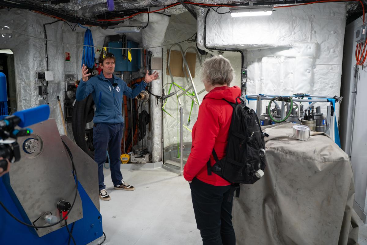 Arbeidsdekket om bord p&aring; Tara Polar Station.