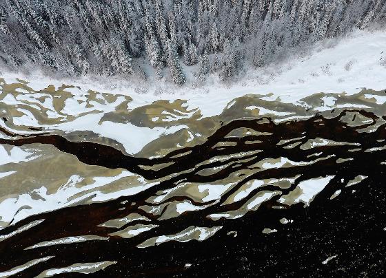 Illustrasjonsbilde for RiverPulse Conversations Living with salmon rivers amid climate change: Relations, knowledges and rights in a changing Arctic
